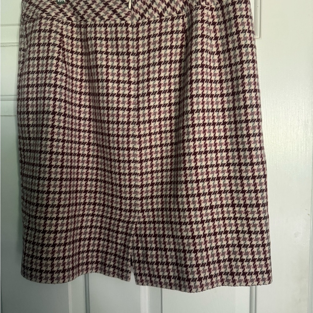 Chadwicks Women’s Houndstooth Skirt Suit.  Wool blend, Fall Colors - Picture 7 of 12